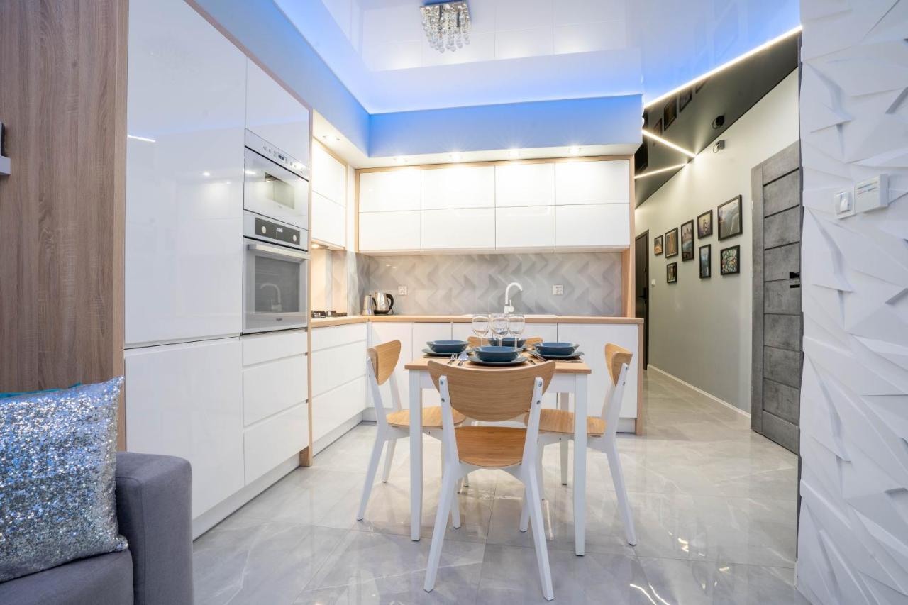 New Apartament Vip Blue Warszawa+Parking Wola Mrokowska Экстерьер фото
