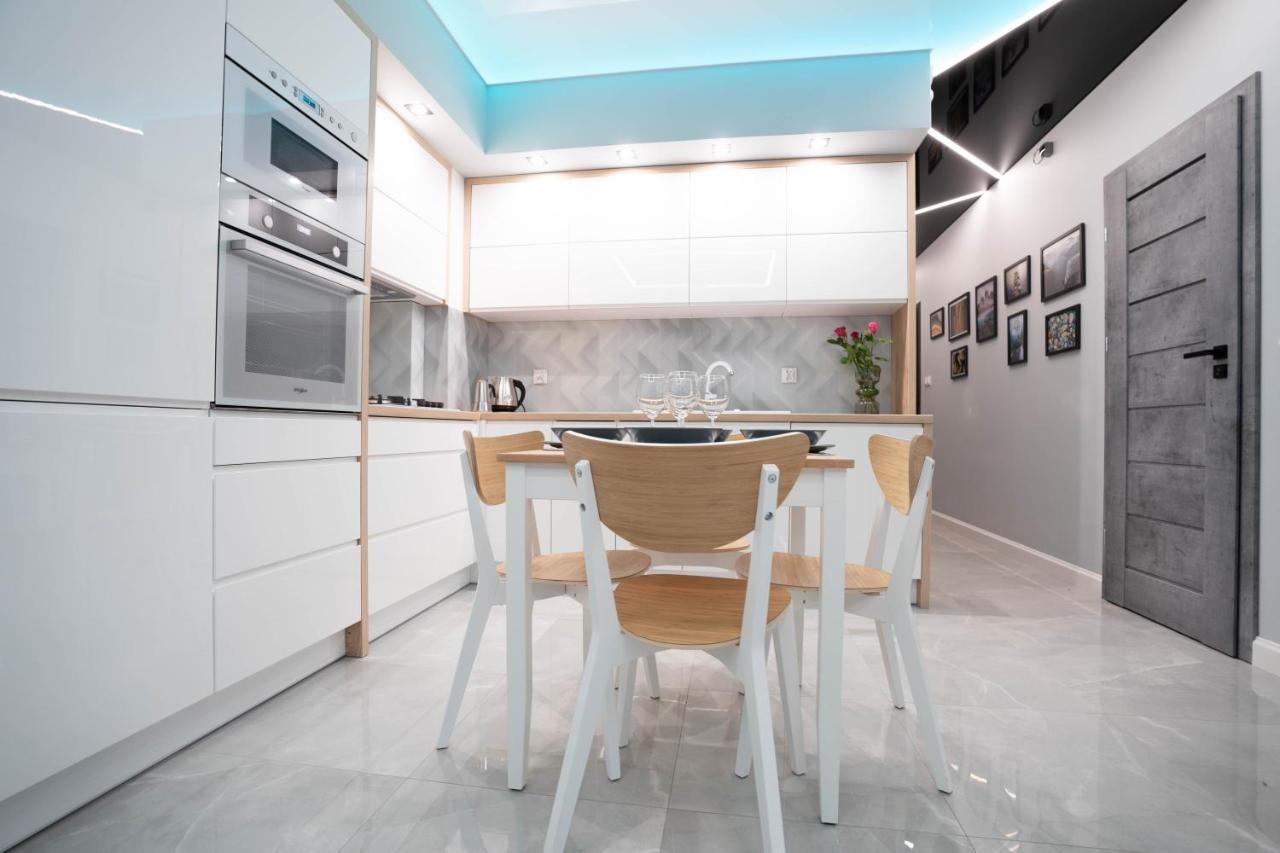New Apartament Vip Blue Warszawa+Parking Wola Mrokowska Экстерьер фото